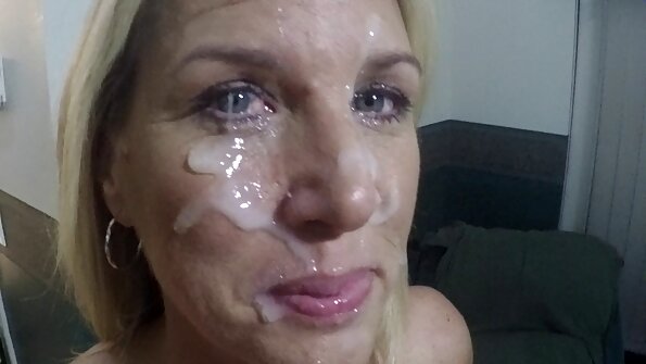 Cali Caliente nemu rumiyin bajingan lan showered karo tumoto lan
